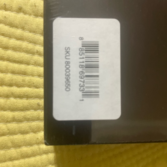 NWT The Met + Caran d'Ache Art Set - Picture 3 of 4